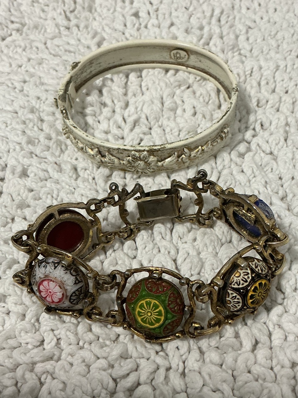 Bundle 2 Vintage bracelets HOBE Clasp Bangle CELEBRITY Morrocan Matrix5 Panel